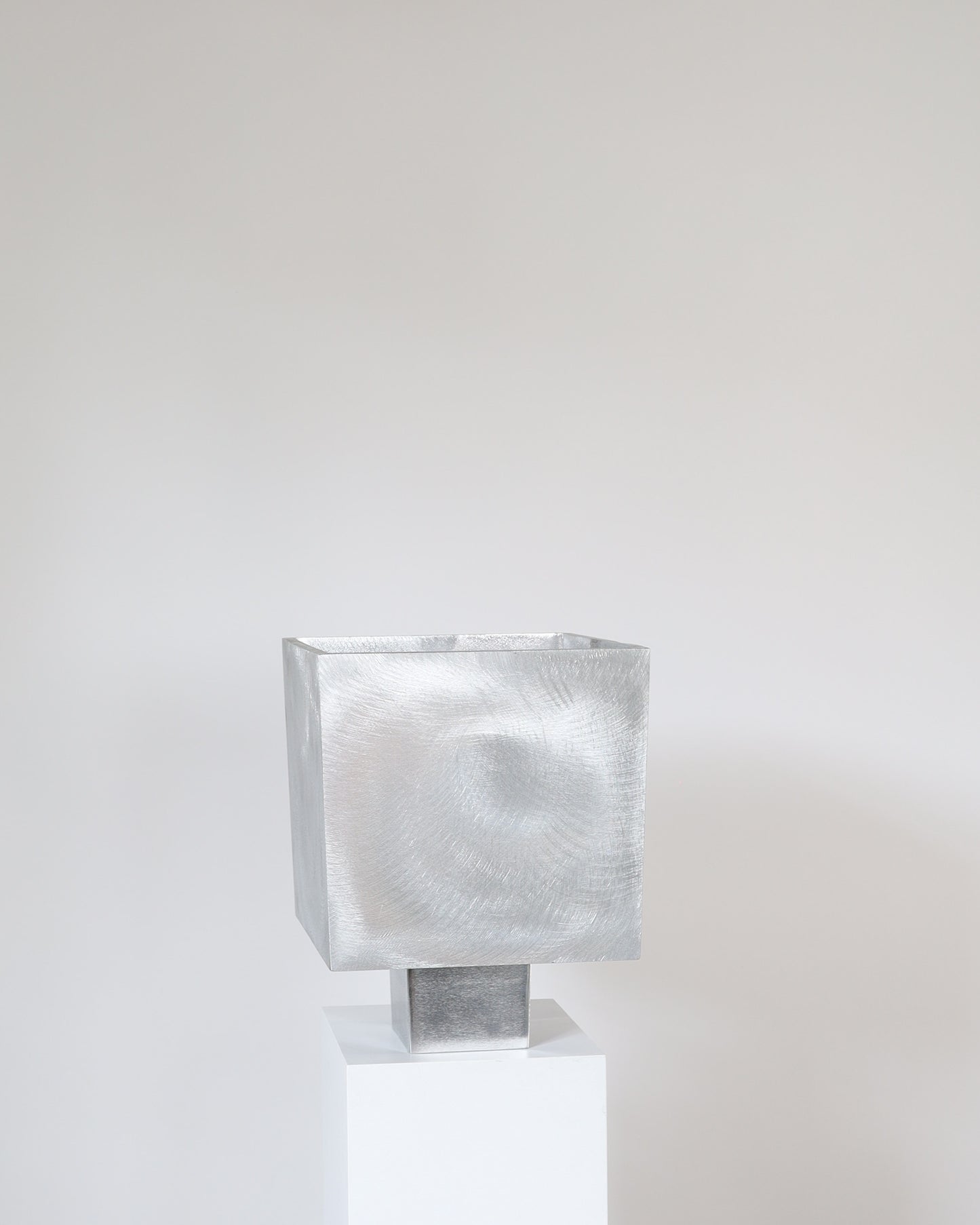 IXIA Vase - Large Polished Aluminium