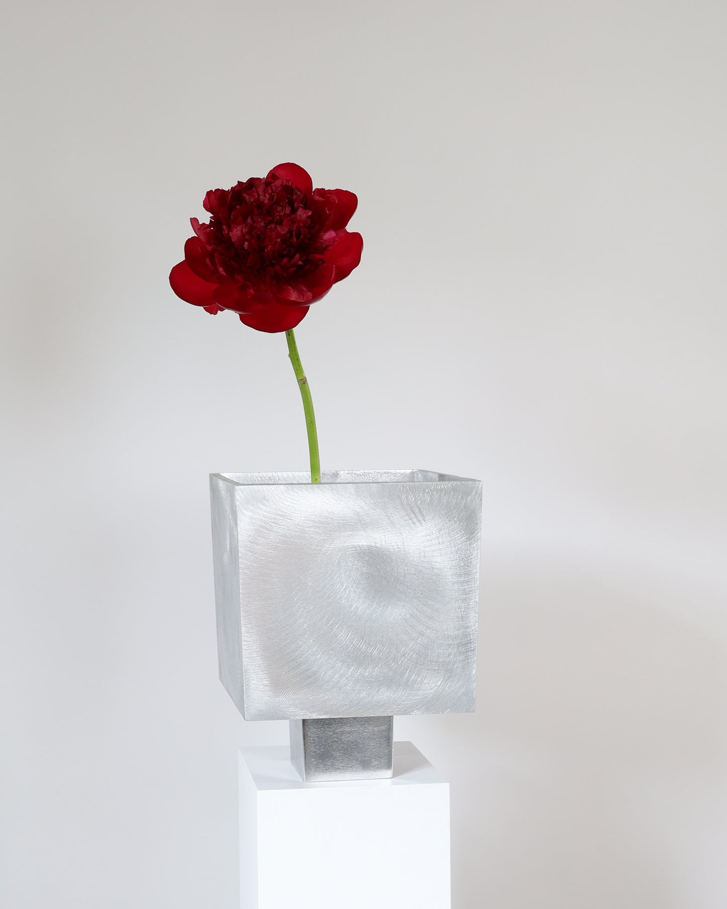IXIA Vase - Large Polished Aluminium