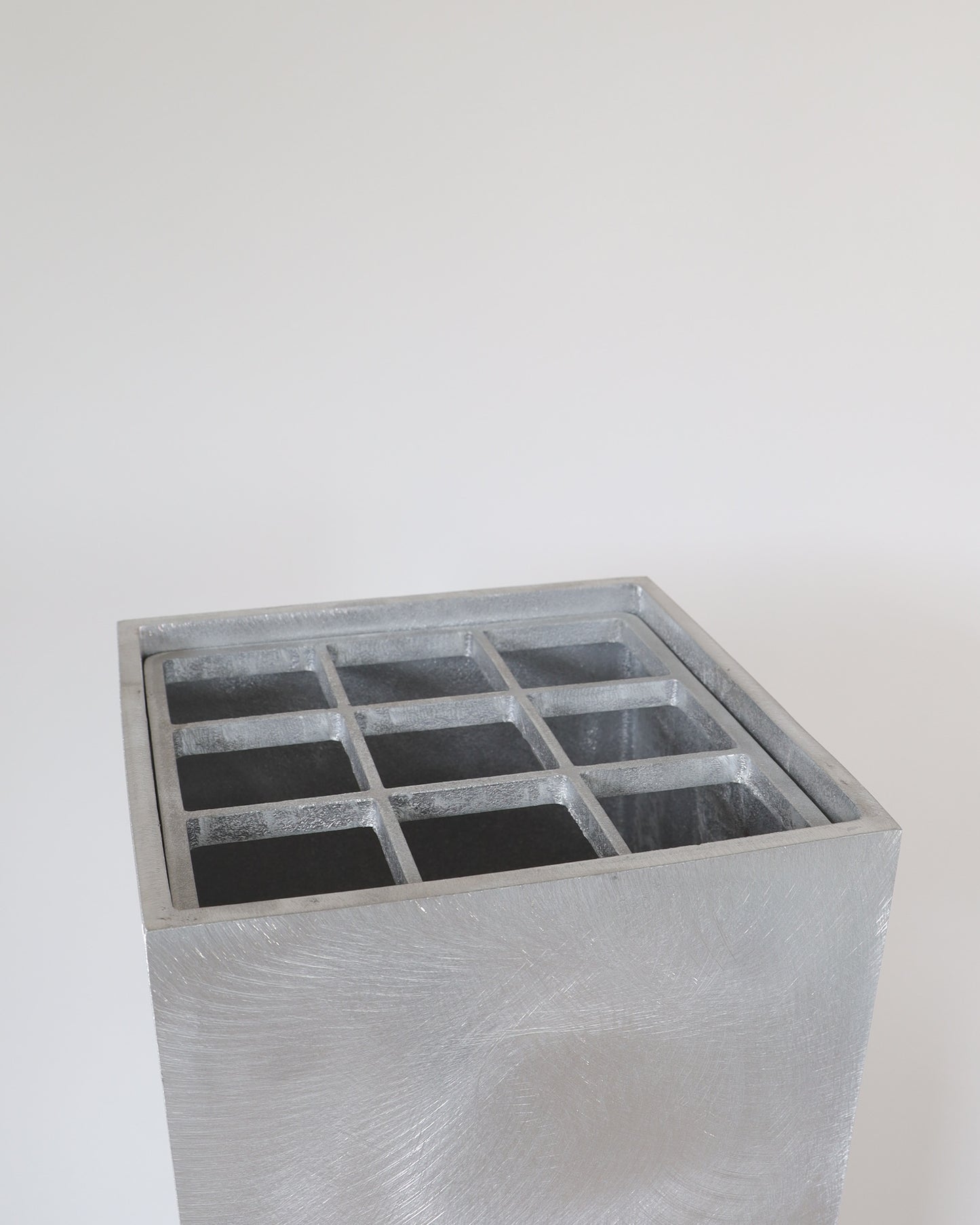 IXIA Vase - Large Polished Aluminium